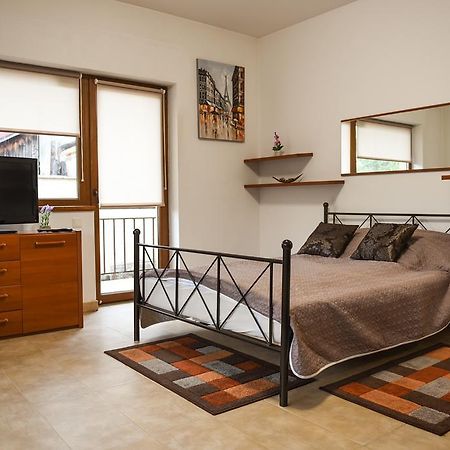 Modern Apartment Near City Center Cluj Napoca Bagian luar foto