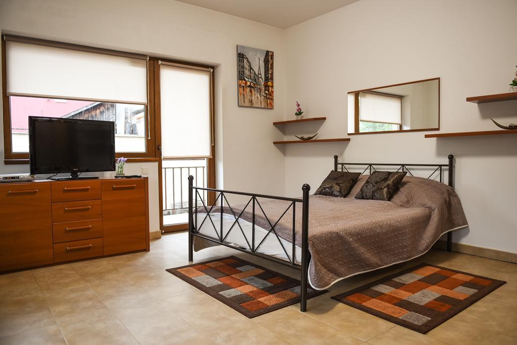 Modern Apartment Near City Center Cluj Napoca Bagian luar foto