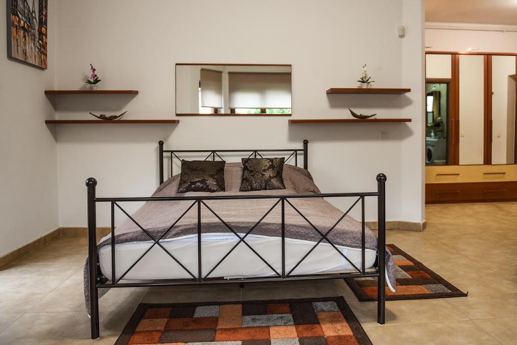 Modern Apartment Near City Center Cluj Napoca Bagian luar foto