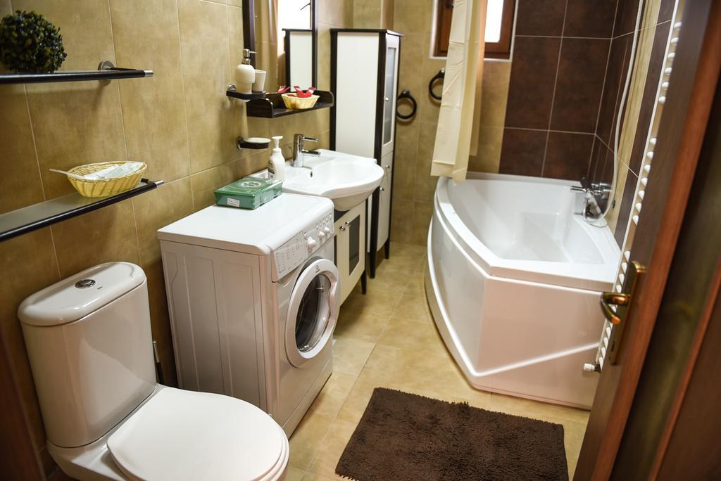 Modern Apartment Near City Center Cluj Napoca Bagian luar foto
